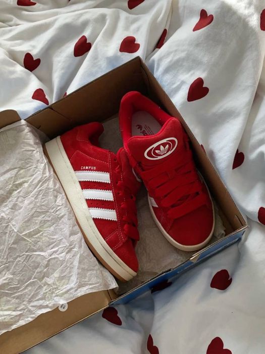 Campus 00’s червоні