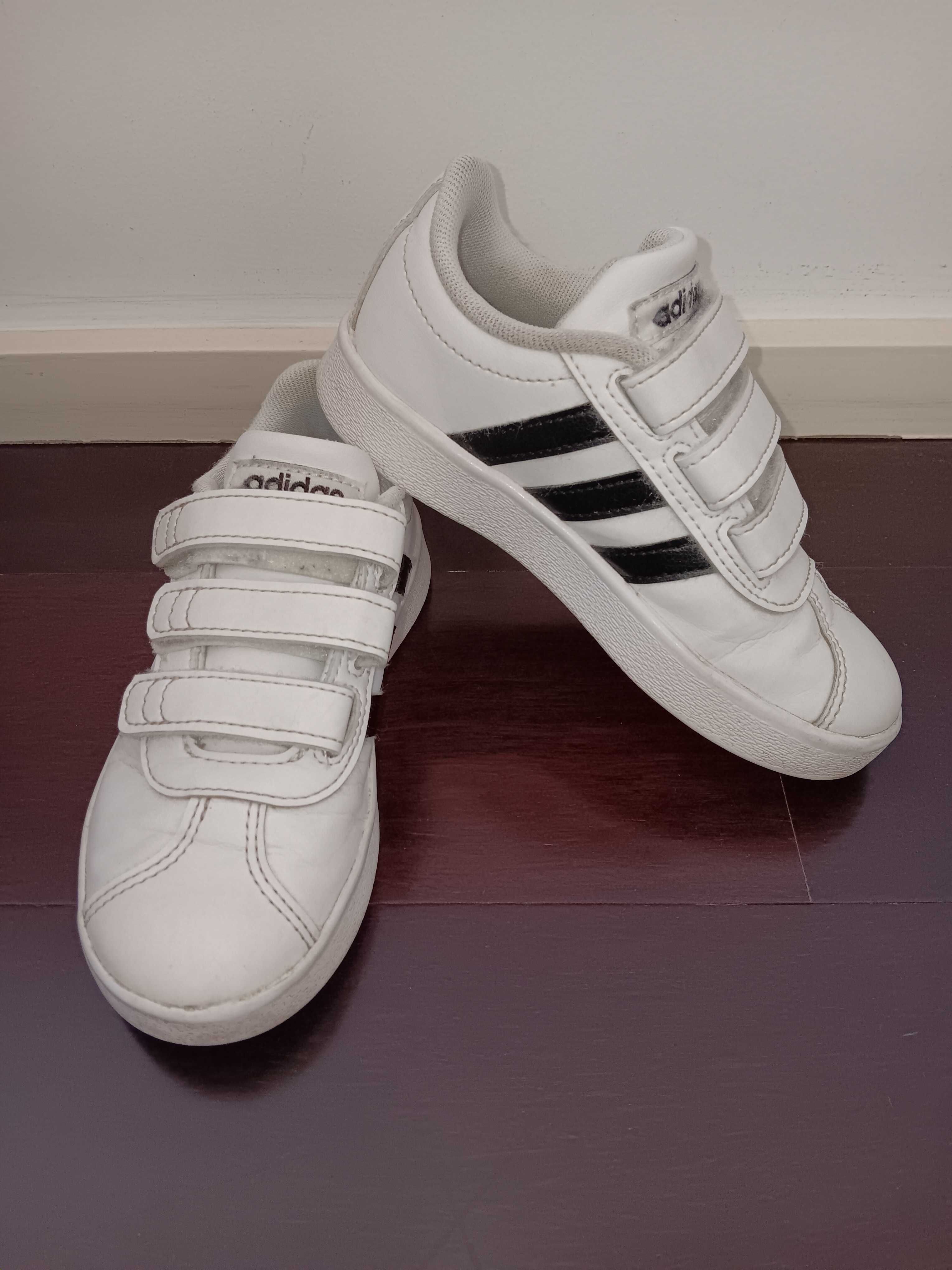 Sapatilhas Adidas de rapaz Tam. 28