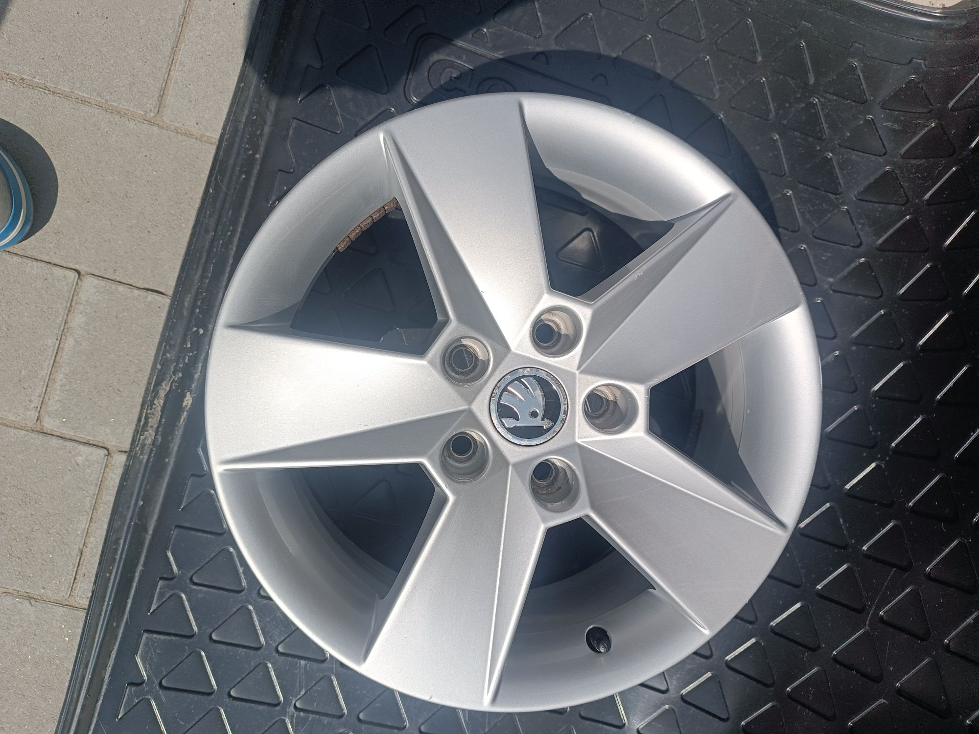 Оригінальні диски Skoda, VW, Audi 5/112 R16
