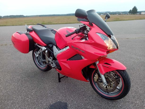 VFR 800VTEC.  Ładny Stan !!! ABS!!!