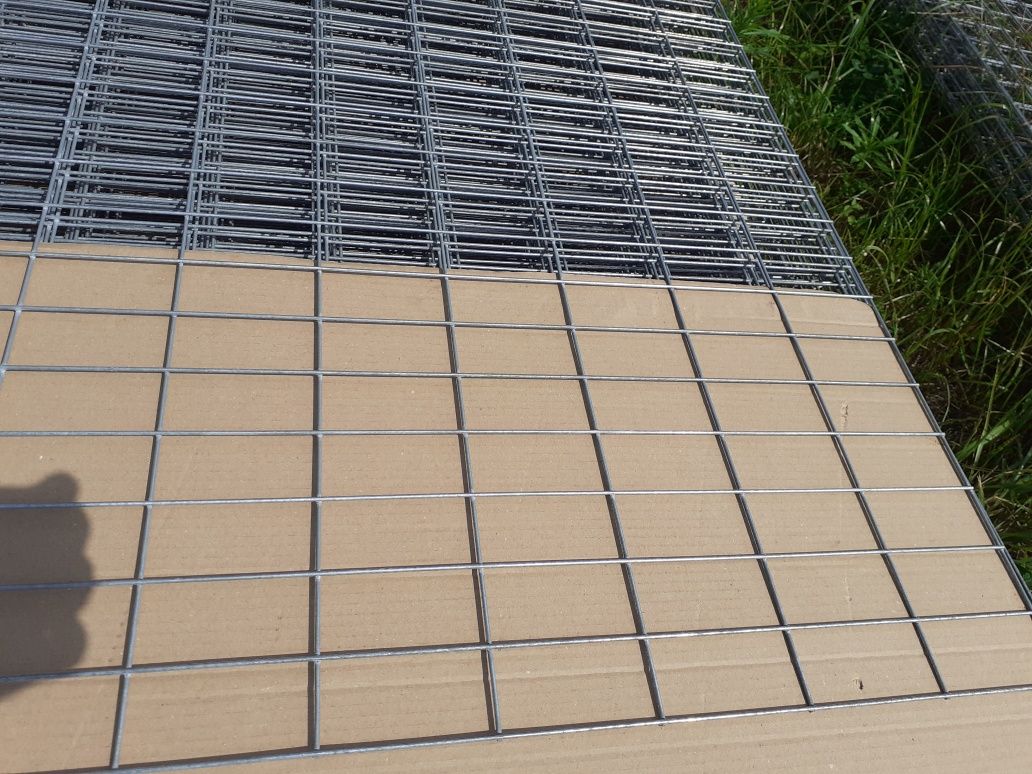 panel siatki zgrzewanej oko 30x30mm drut fi 3mm na kurnik, woliery