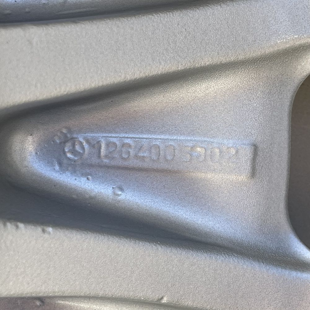 Найгарніші Gullideckel Mercedes w126 рестайл R107 w201 190 w124 C124
