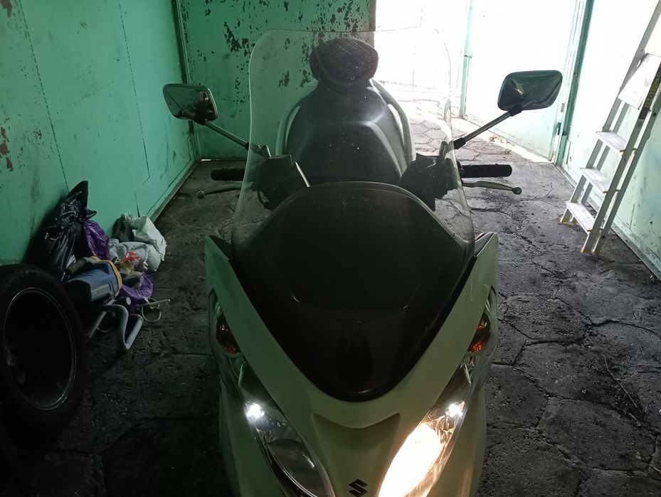 Suzuki Burgman 400