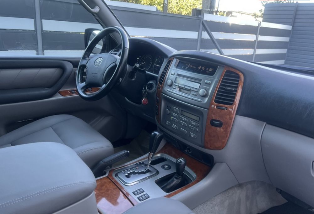 Toyota Land Cruiser 100 VX