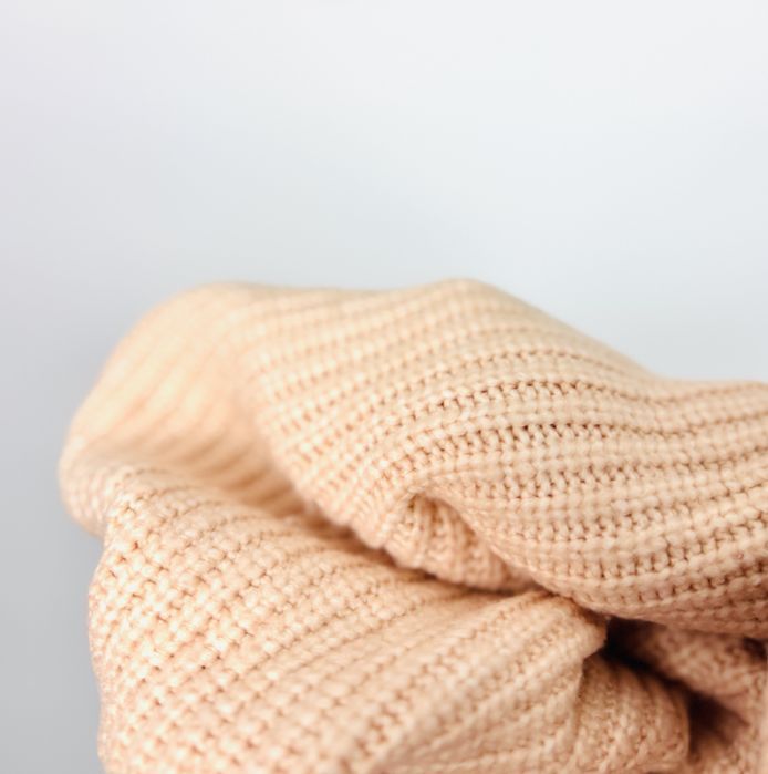 Beżowy sweter z dekoltem w serek XS 34 ASOS