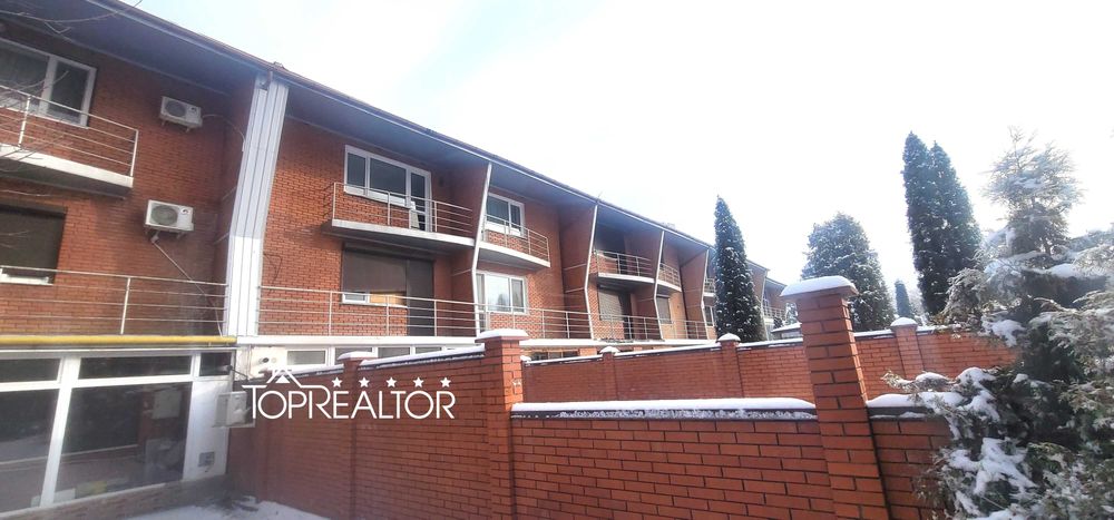 У продажі затишний таунхаус з виходом на Журавлівське водосховище!