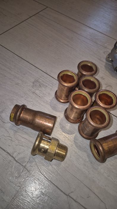 1. Mufa 22 miedź prasowana Sanha do gazu 7 sztuk + inne