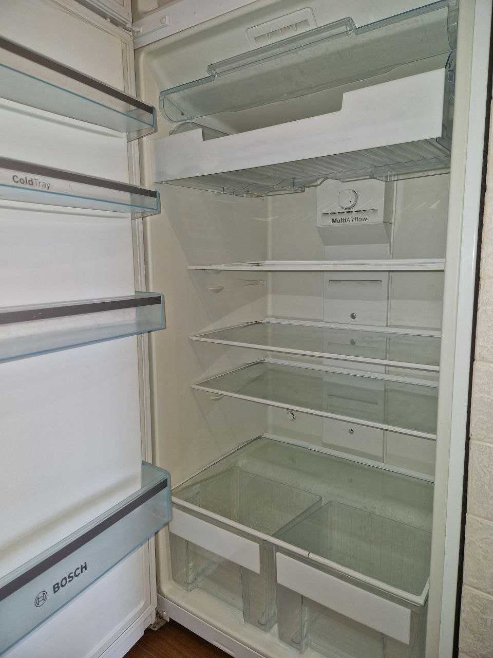 Двокамерний холодильник BOSCH 70 см.