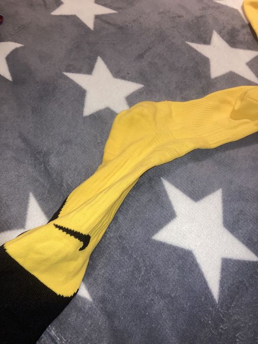 Nadkolanówki getry piłkarskie siatkarskie nike żółte czarne żółto