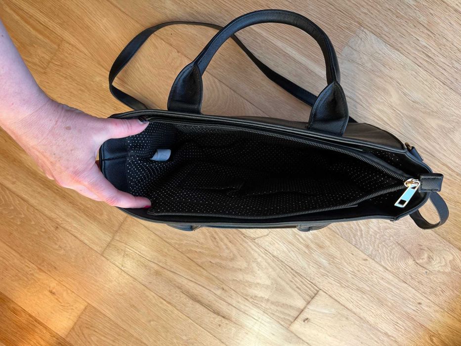 Czarna torebka SINSAY średnia