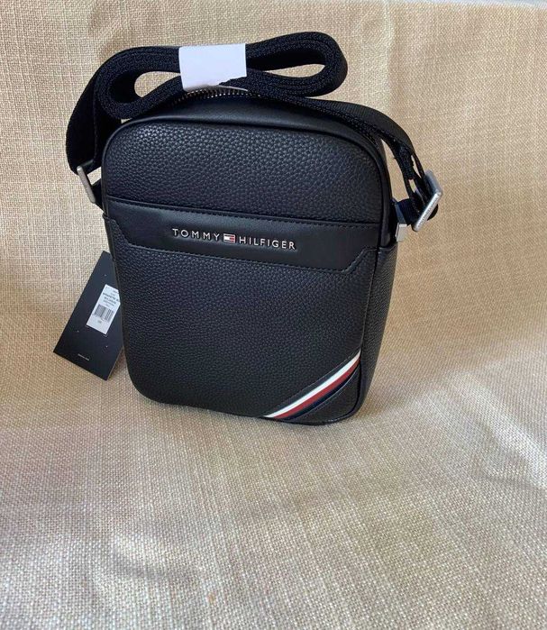 Сумка чоловіча Tommy Hilfiger розмір 21*17*6,5 см