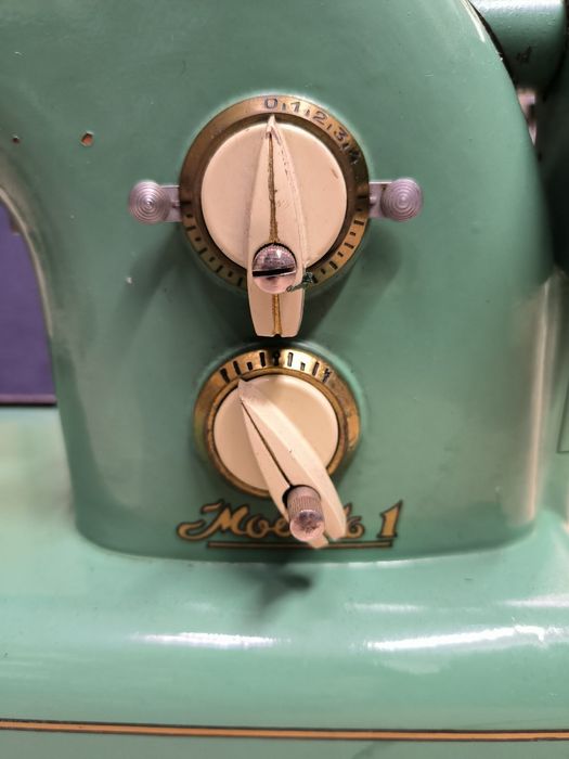 Швейні машинки, швейна машинка