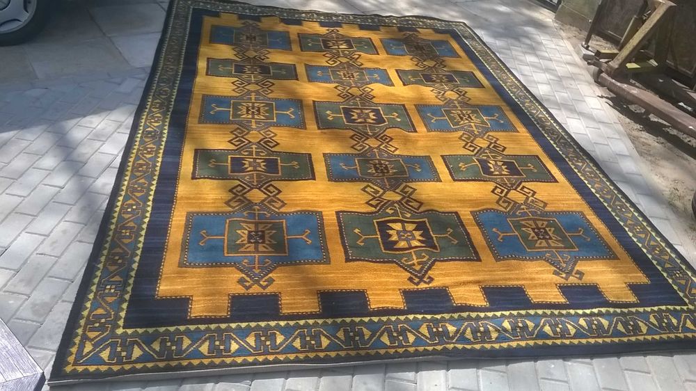 Dywan z wełny dziewiczej