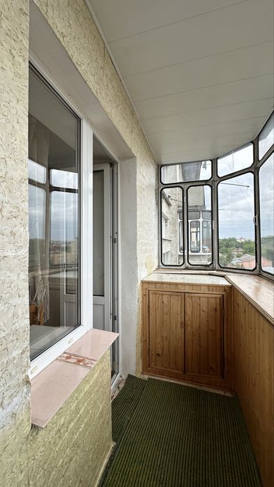 Продаж 3к поруч з центром міста . Міська лікарня