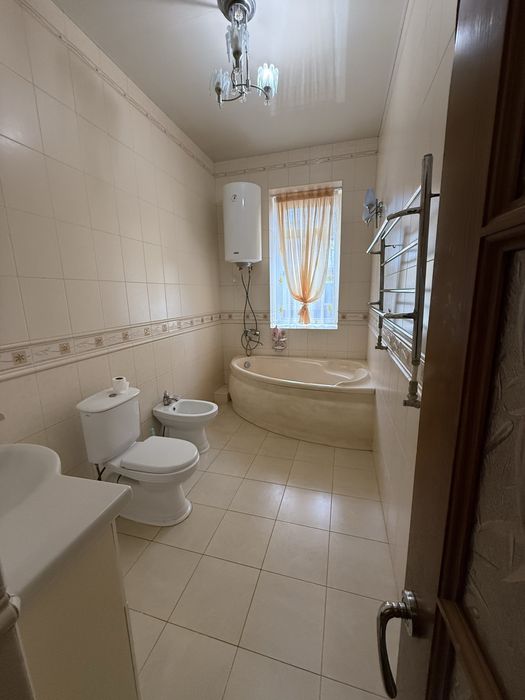 Будинок Слобода заходь та живи