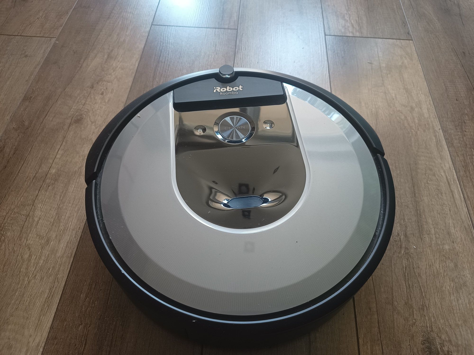 Odkurzacz bezprzewodowy Roomba i7 prawie nowy