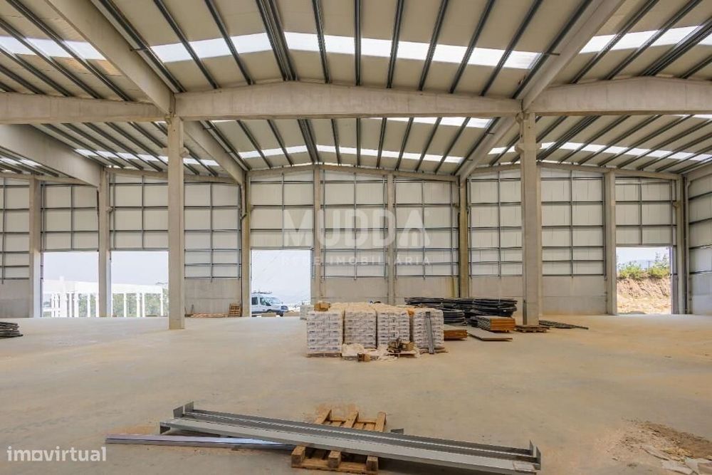 Armazéns novos para arrendamento na ZI da Farrapa - Arouca