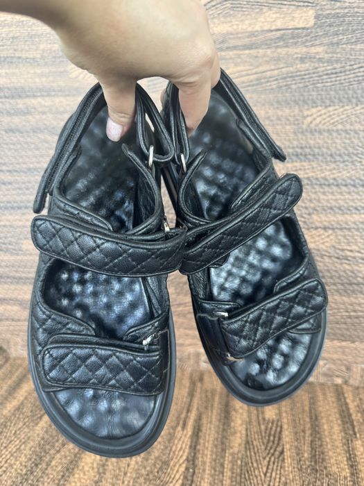 Жіночі чорні шкіряні сандалі в стилі Шанель, 37 розмір