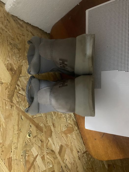 Продам зимові водонепроникні черевики  унісекс 40 р фірми НН