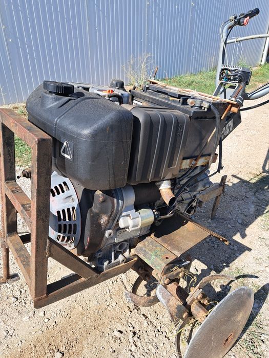 Motoenxada Lombardini 10cv arranque eléctrico