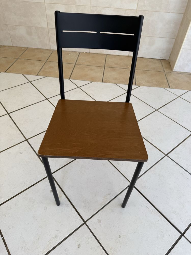 Mesas e Cadeiras — Como Novas! (IKEA)