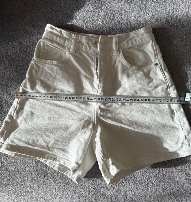 Білі джинсові шорти zara