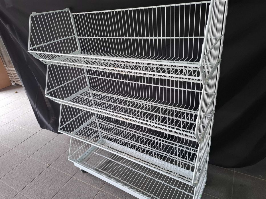 Estante expositor igual a novo