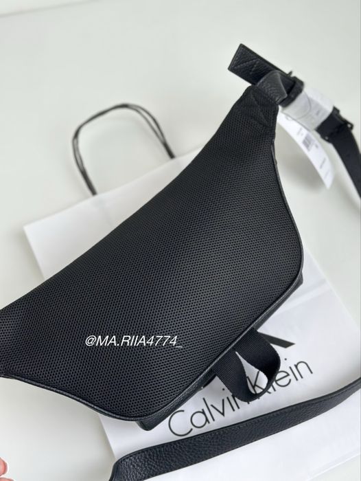 Бананка Calvin Klein