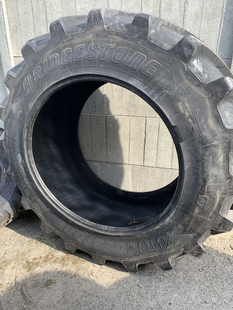 Шина 1 шт нова 650/65 R42 Bridgestone 650 65 42