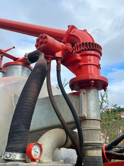 Cisterna Neves&Santos 8000L Bomba Garda