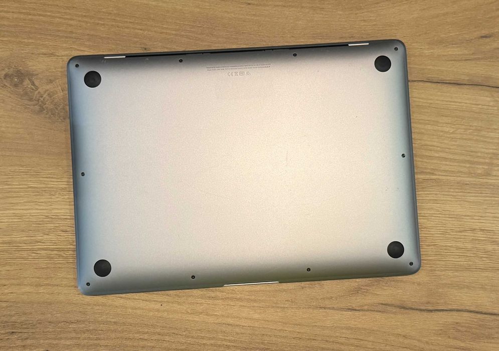  MacBook Air 13 2020 M1 16GB RAM 512GB SSD Space Gray