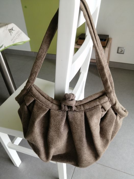 Saco/mala artesanal feita em borel, 100% lã