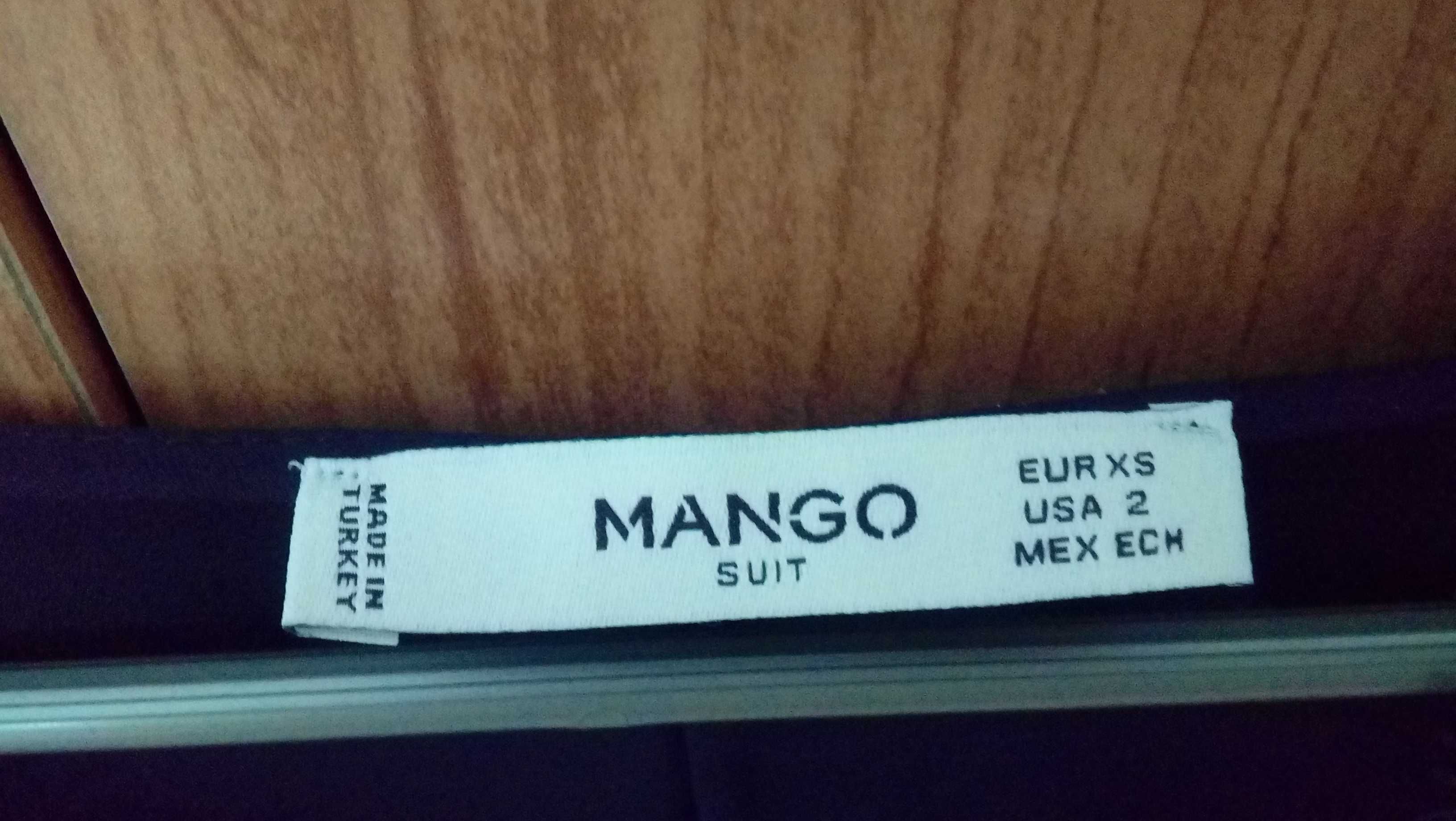 Bluzka z koronką marki Mango