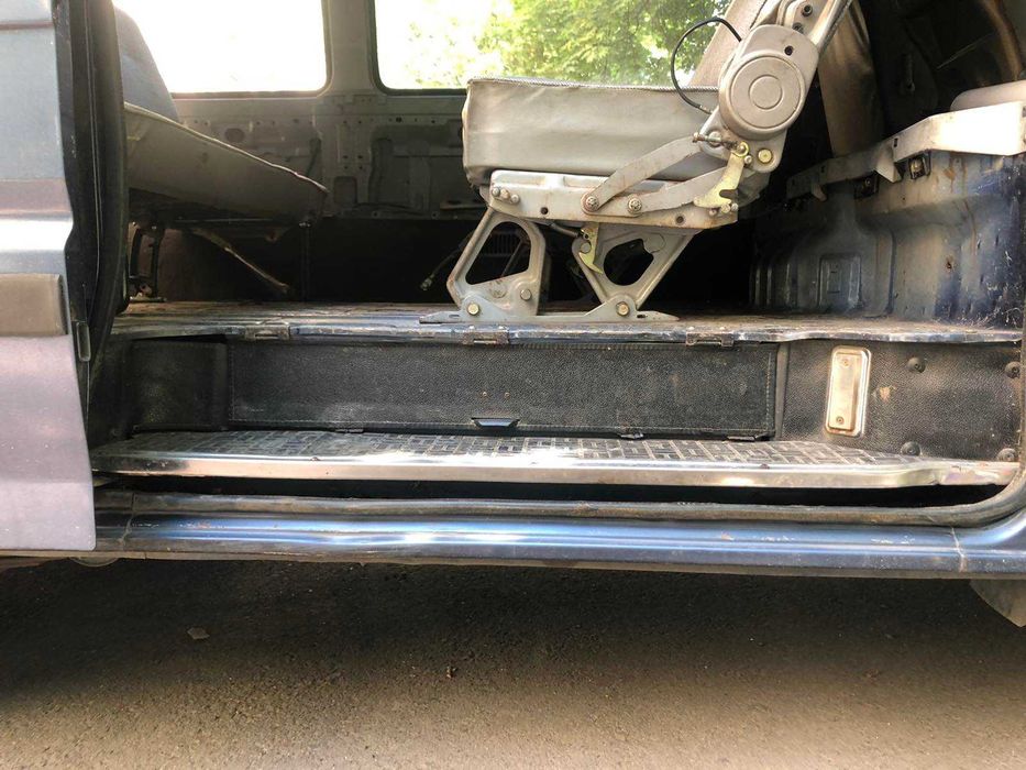 Микроавтобус KIA Besta 2.7D