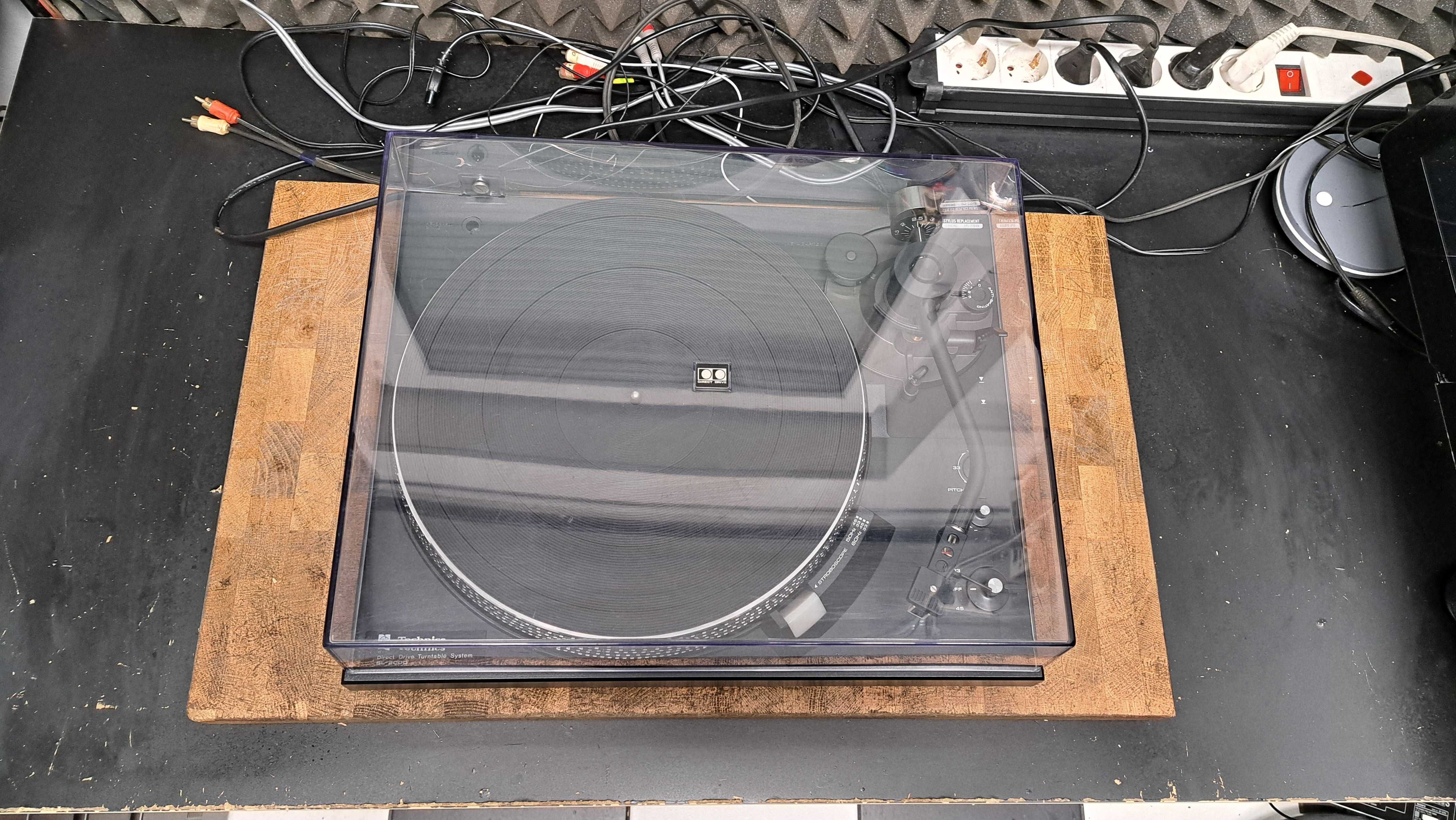 Gramofon Technics SL-2000