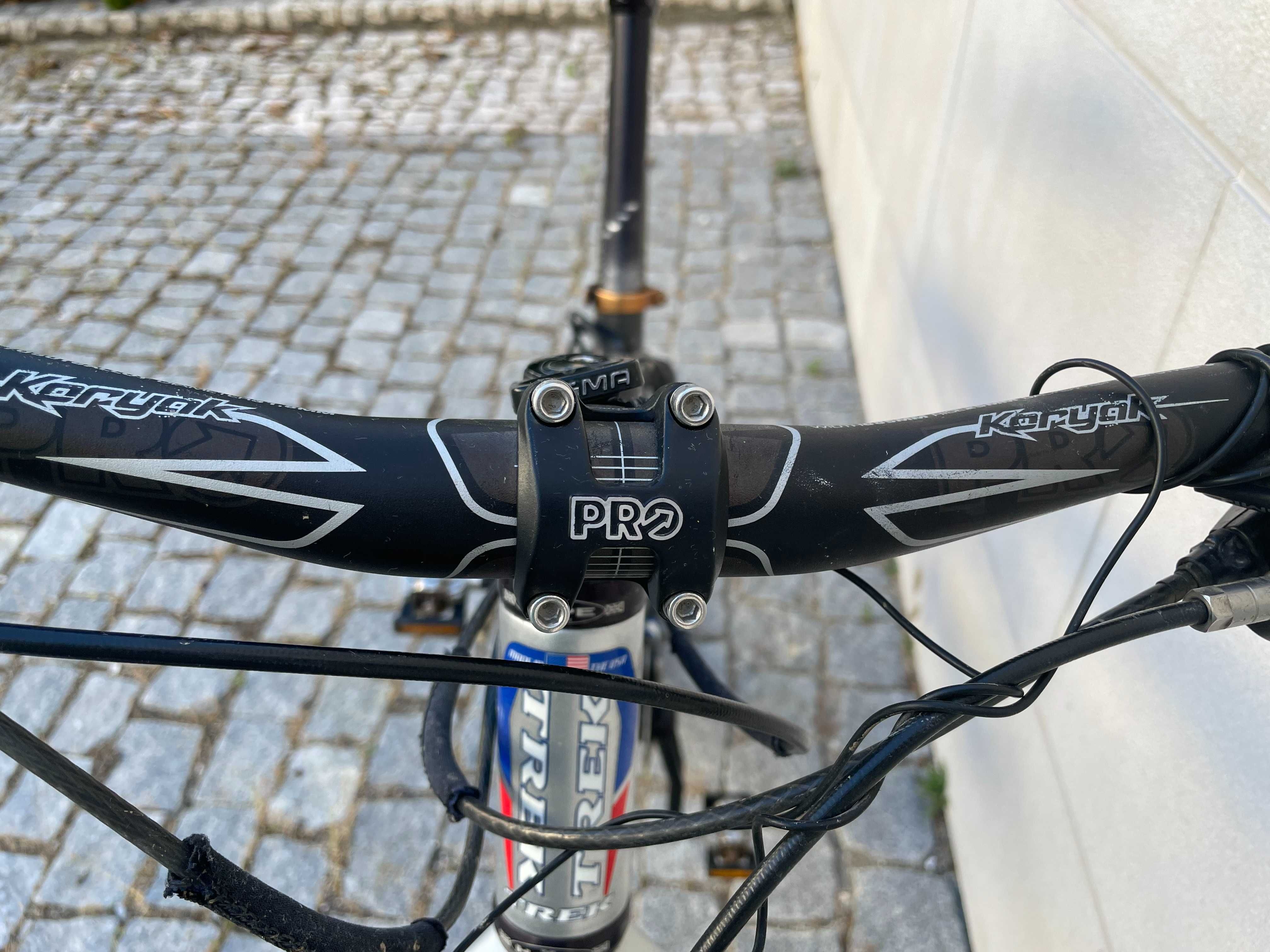 Bicicleta Trek BTT quadro carbono