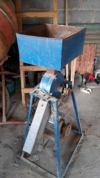 Зернодробилка. Кормодробилка. Измельчитель. Мельница.