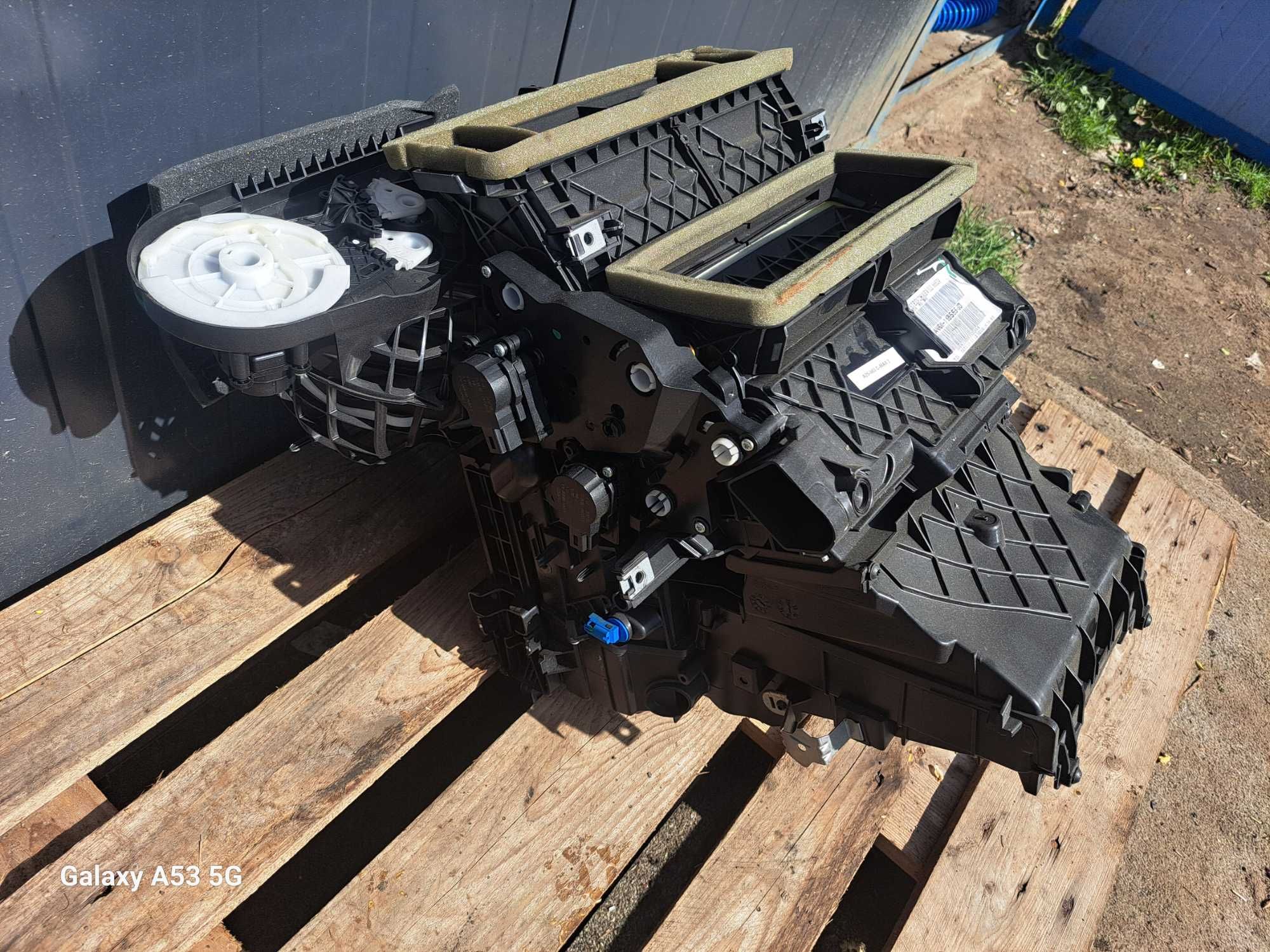 Nagrzewnica KOMPLETNA FORD AV6N-19B555-SD