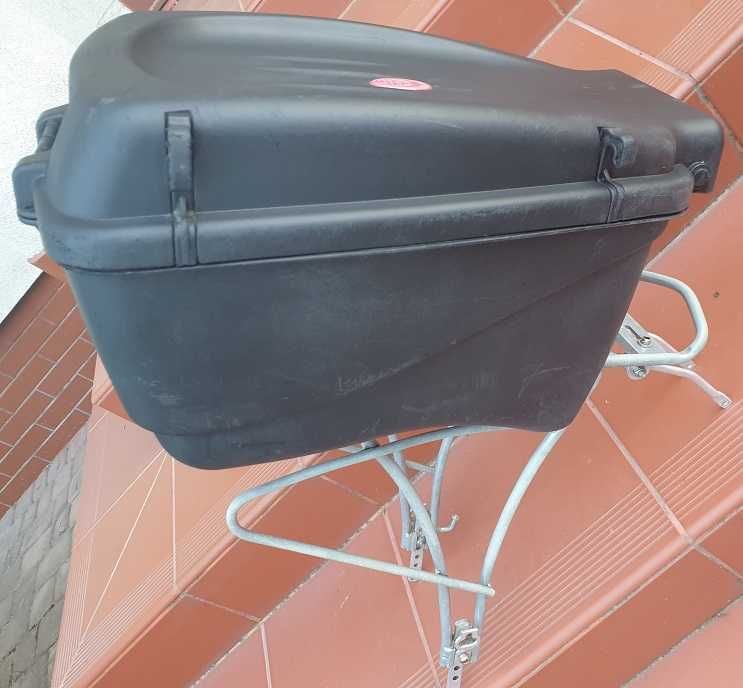 bagażnik, kufer, zamykany pojemnik na bagażnik rowerowy