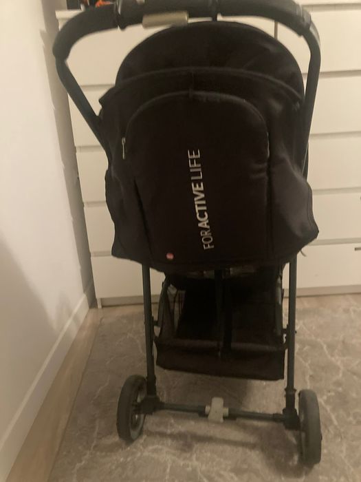 Wózek dziecięcy typu spacerówka