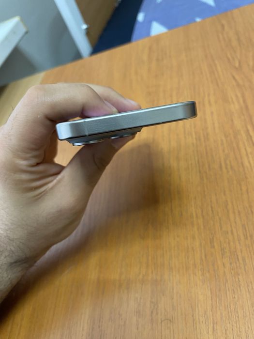 Iphone 15 pro 512 батарея 88%