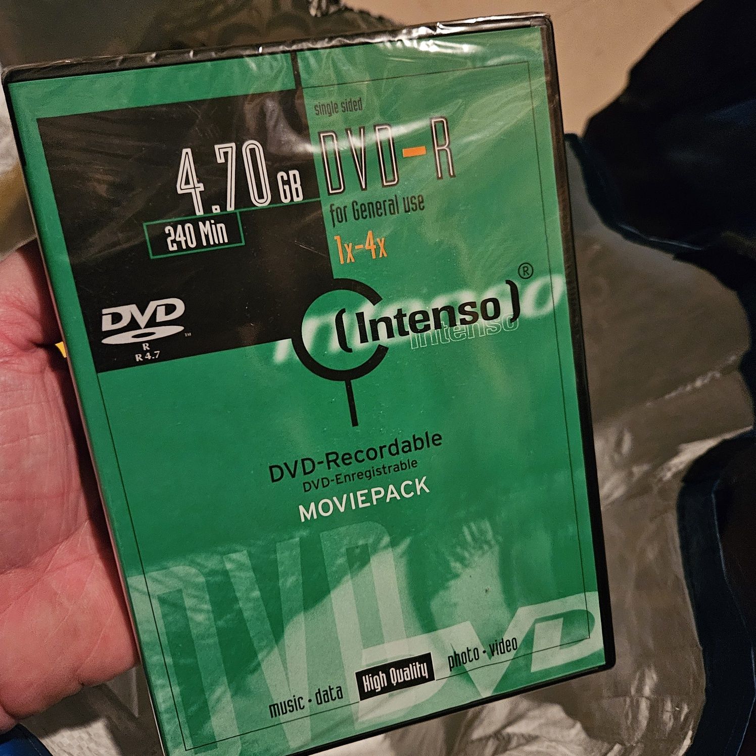 Caixas seladas de DVDs R/RW