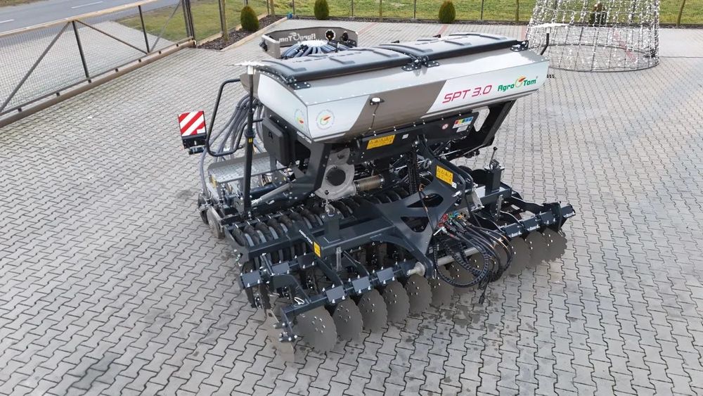 Agro-tom SPT 3  Zestaw uprawowo-siewny / siewnik pneumatyczny Agro-Tom SPT