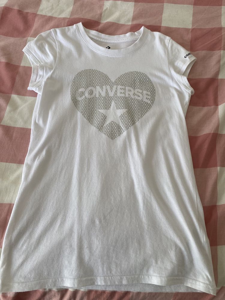 T-shirt Converse branca e prateada