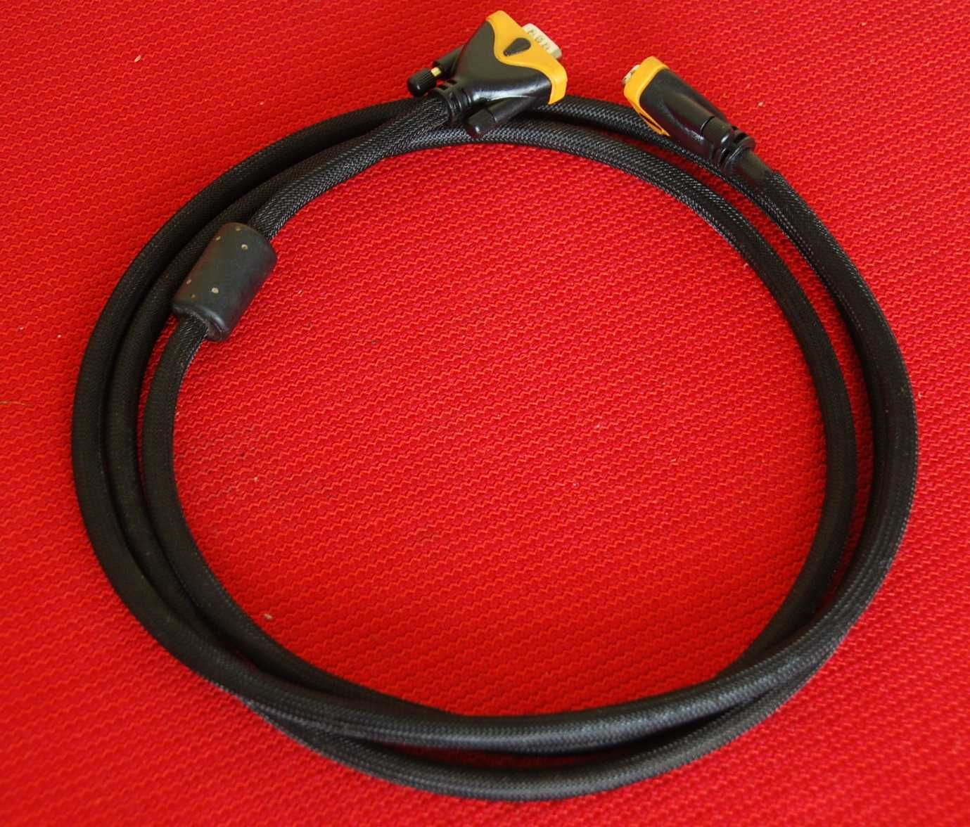 Kabel Techika SVGA (D-Sub 15-pin) HD wtyk z obu stron czarny 2m