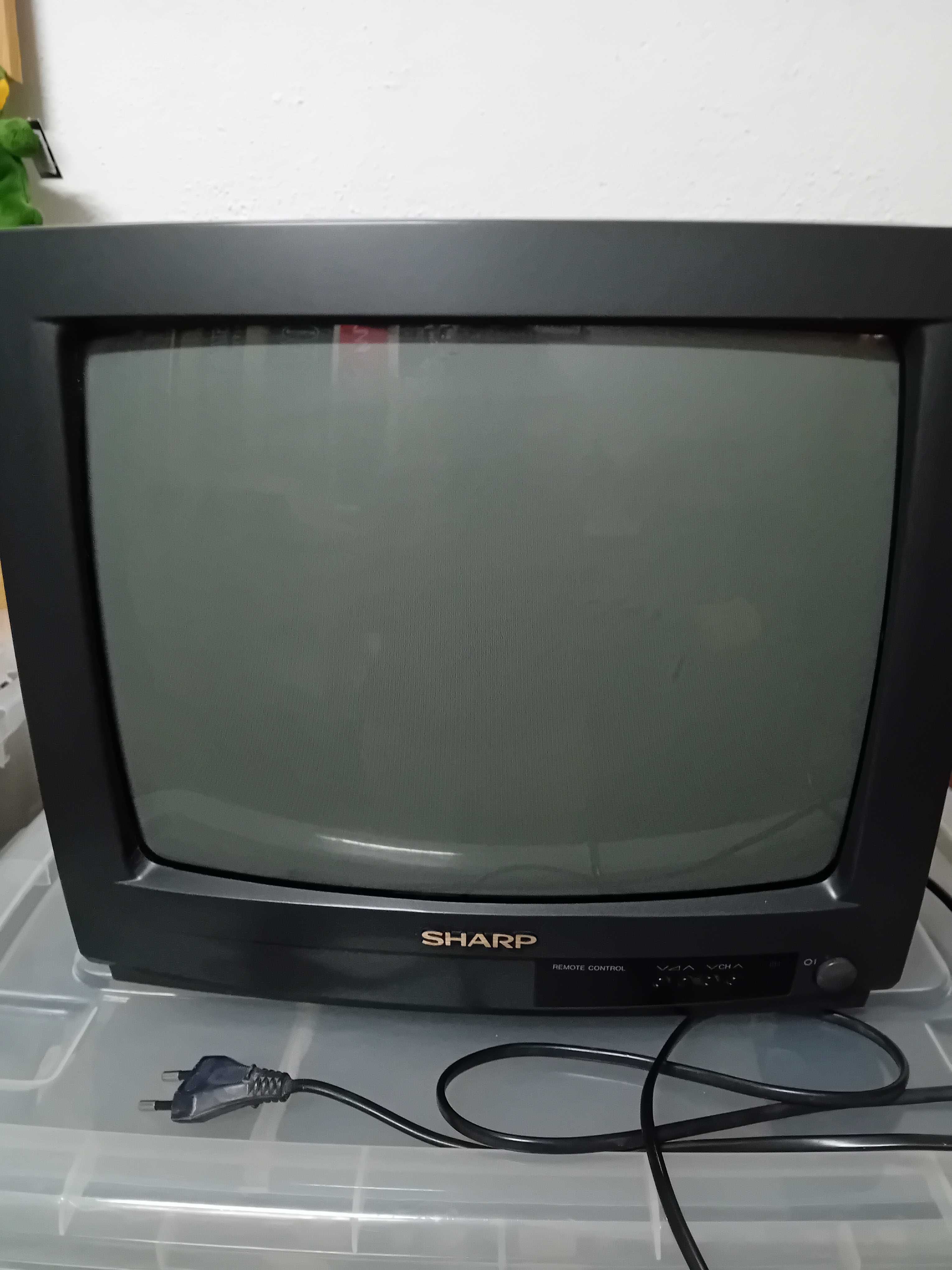 TV  Sharp pequena + comando + antena