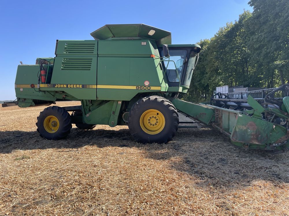 Комбайн John Deere 9600