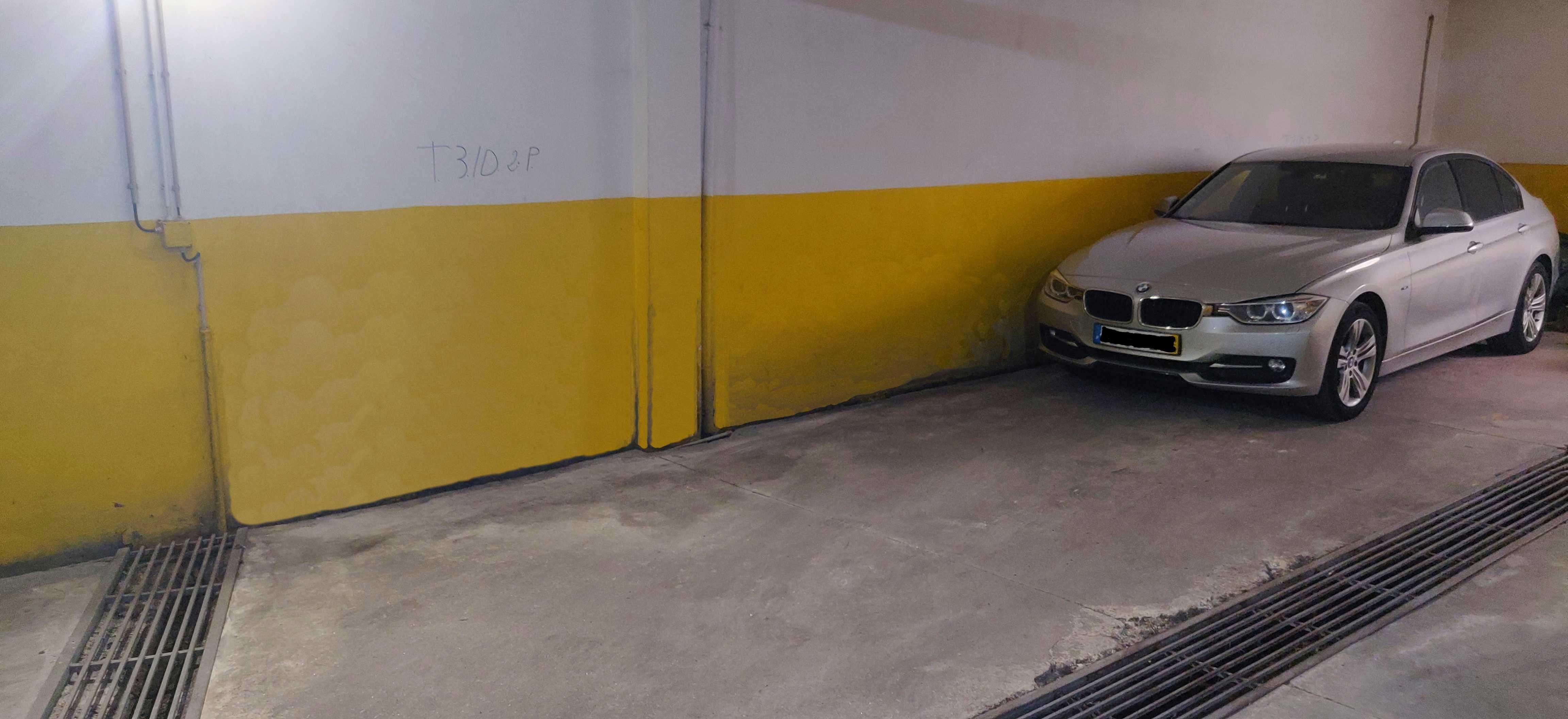 Apartamento T3+1 Duplex com 4 varandas, suíte com closet e escritório