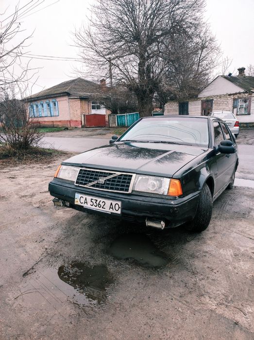 Volvo 440 Black.