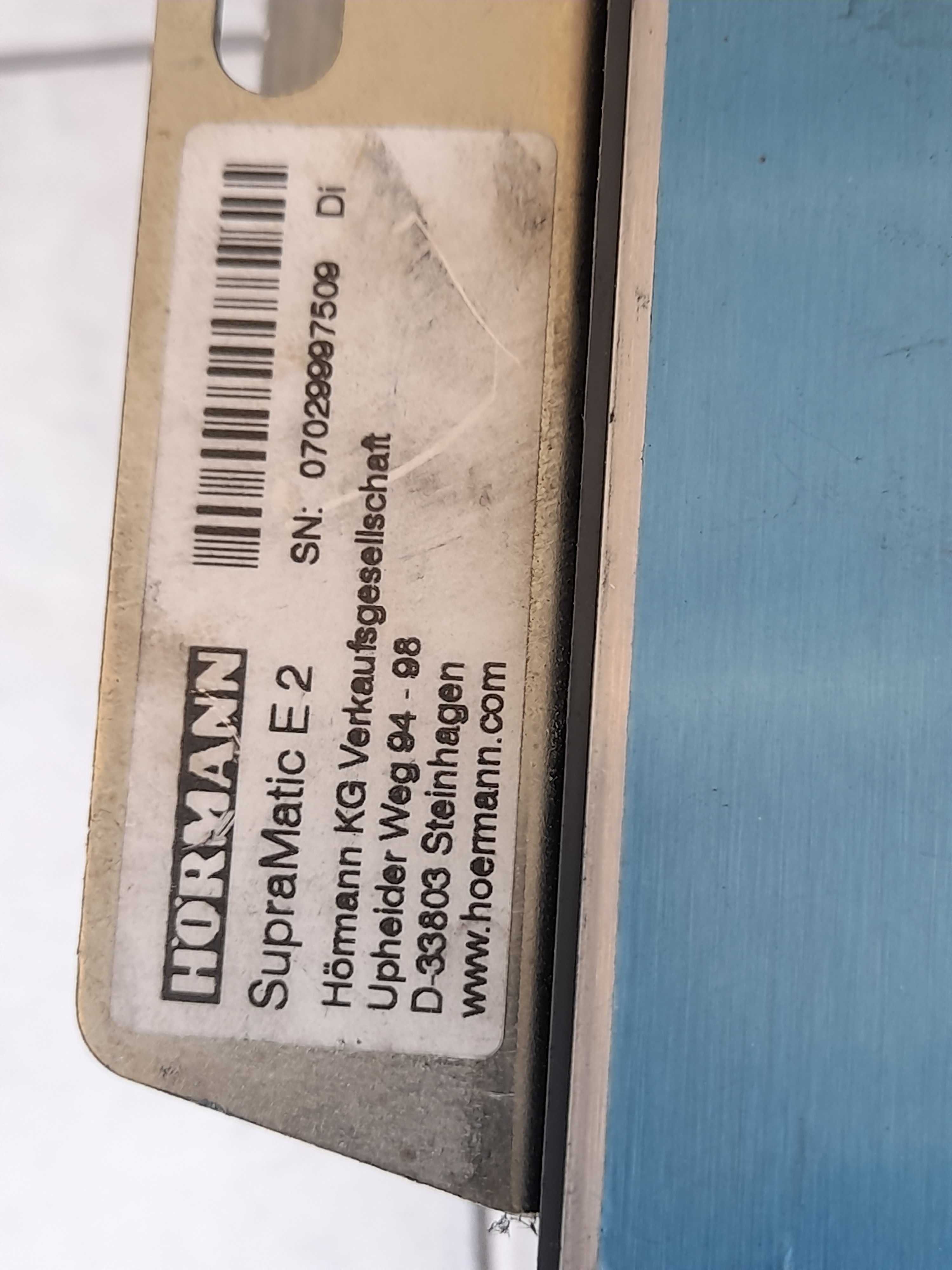 Motor  portão, com calha, e corrente para reparar ou peças.